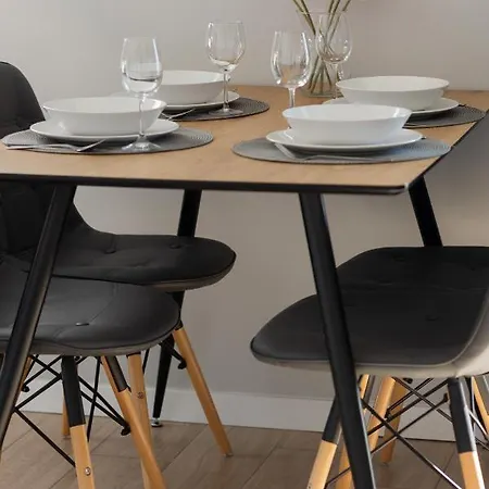Beautiful & Quiet Szeligowska By Renters Apartment Warschau