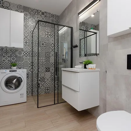 Beautiful & Quiet Szeligowska By Renters * وارسو